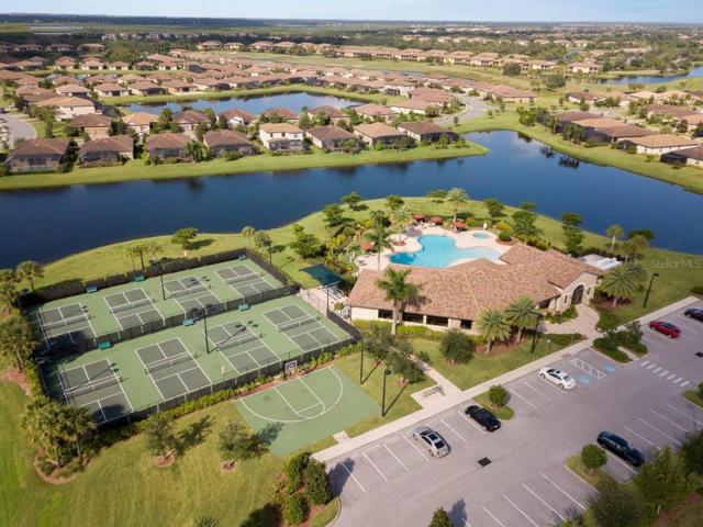Community Amenities Center located near the home.