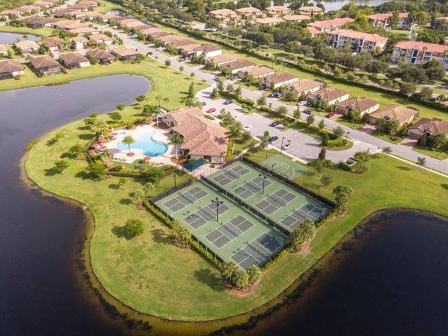Community Amenities Center located near the home.