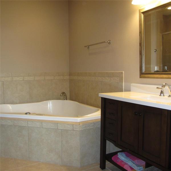 1st floor master bath