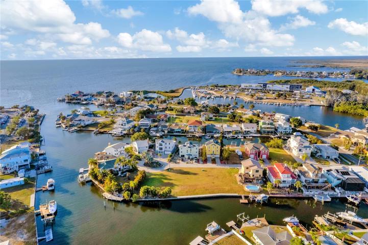 Only a couple minute boat ride to the Gulf! Great thing is.....AE Flood Zone = Big Savings for you on Flood/Homeowner's Insurance!