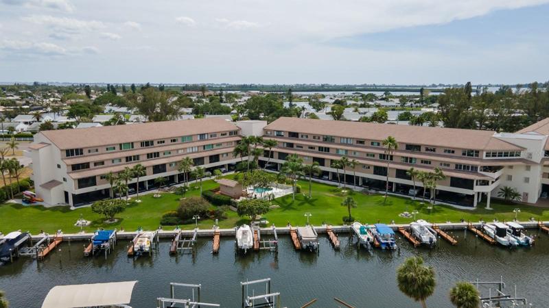 WATERWAY PENTHOUSE #432 OVERLOOKING VISTA VIEWS OF CANAL, WATERWAYS, BAY &   DEEDED BOAT SLIP