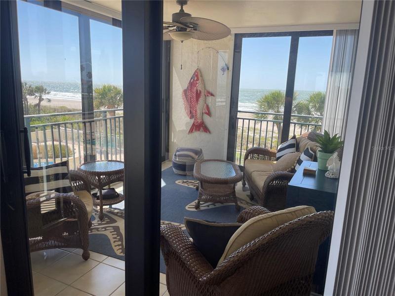 Direct Gulffront views.