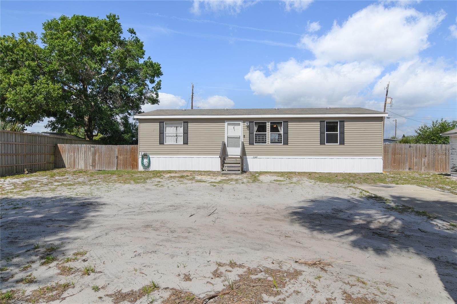 This home is located in unincorporated Mount Dora between the city of Mount Dora and Tavares.