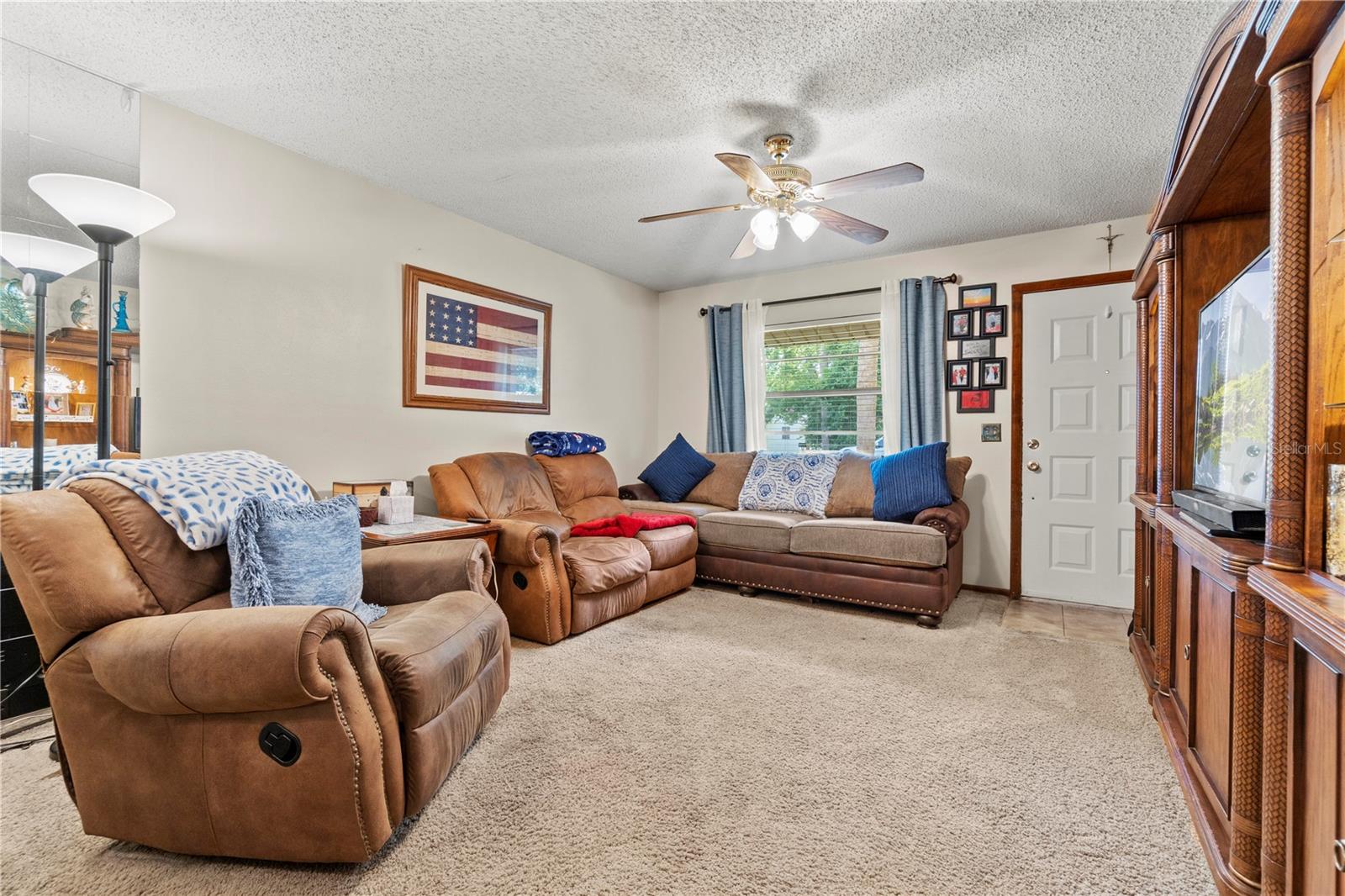 Living Room 713