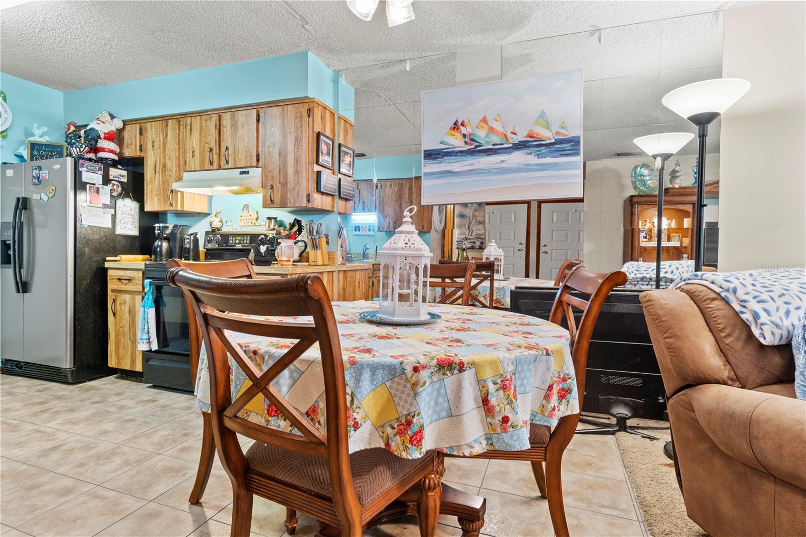 Dining 713