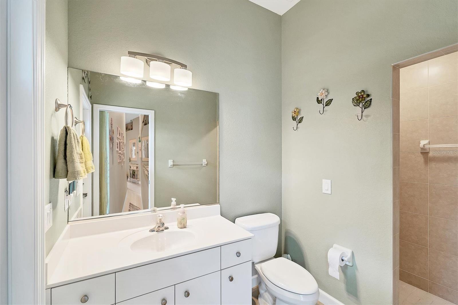ensuite bath for second master bedroom