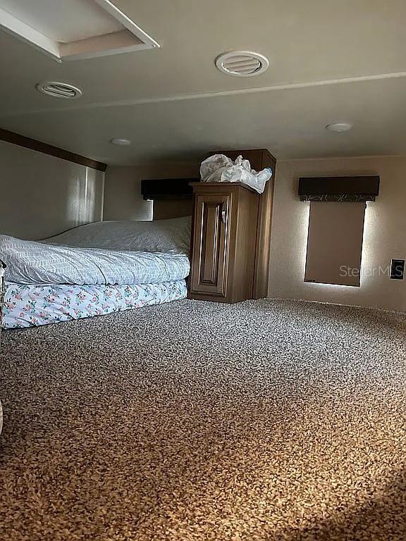 Loft with 2 single beds