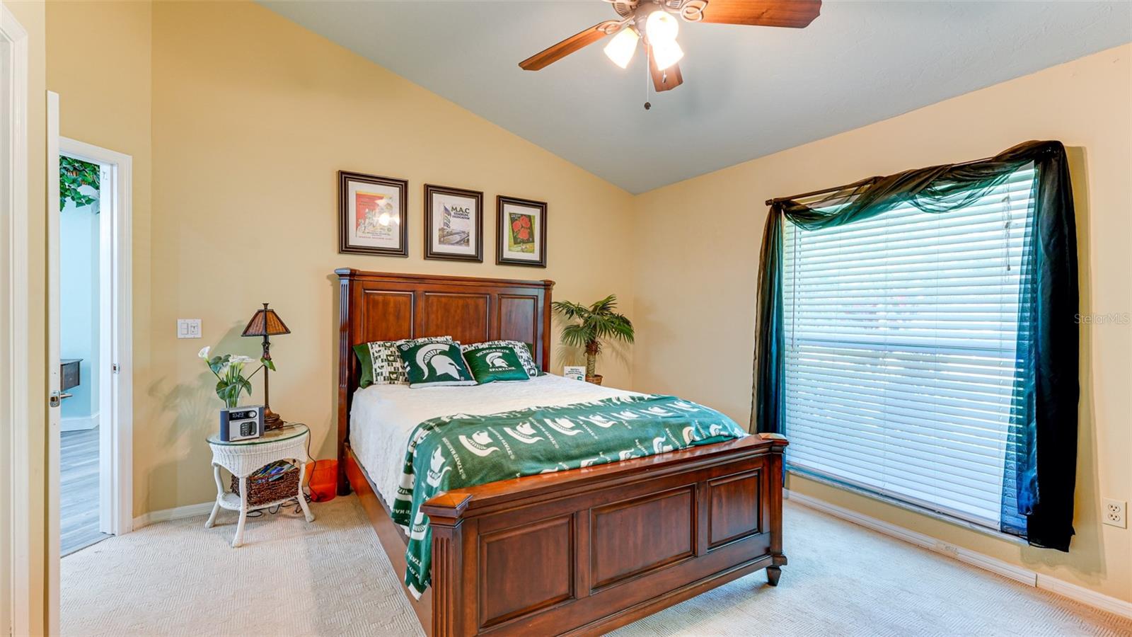 Guest bedroom