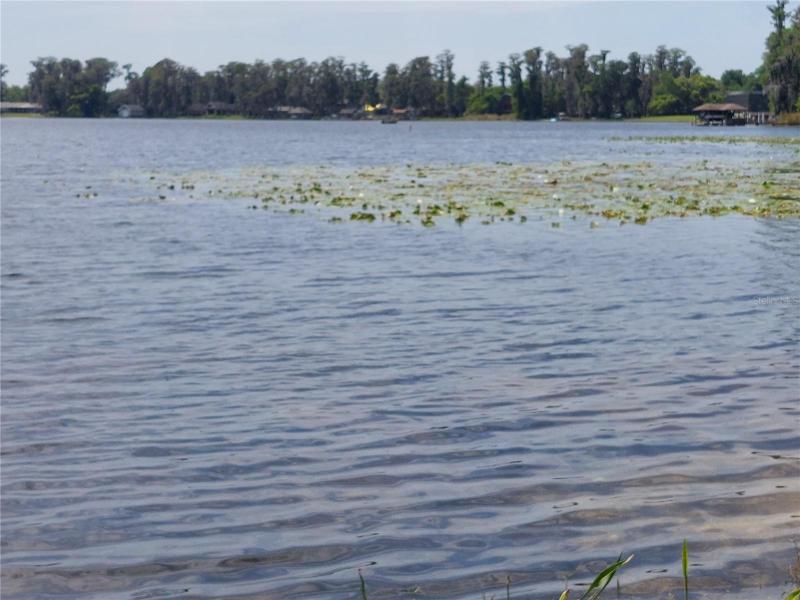 Moon Lake allows Gas Powered Boats and Jet Skies