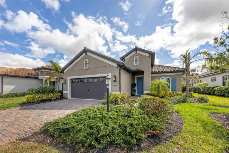 Welcome to 26812 Pavin Dr Boca Royale