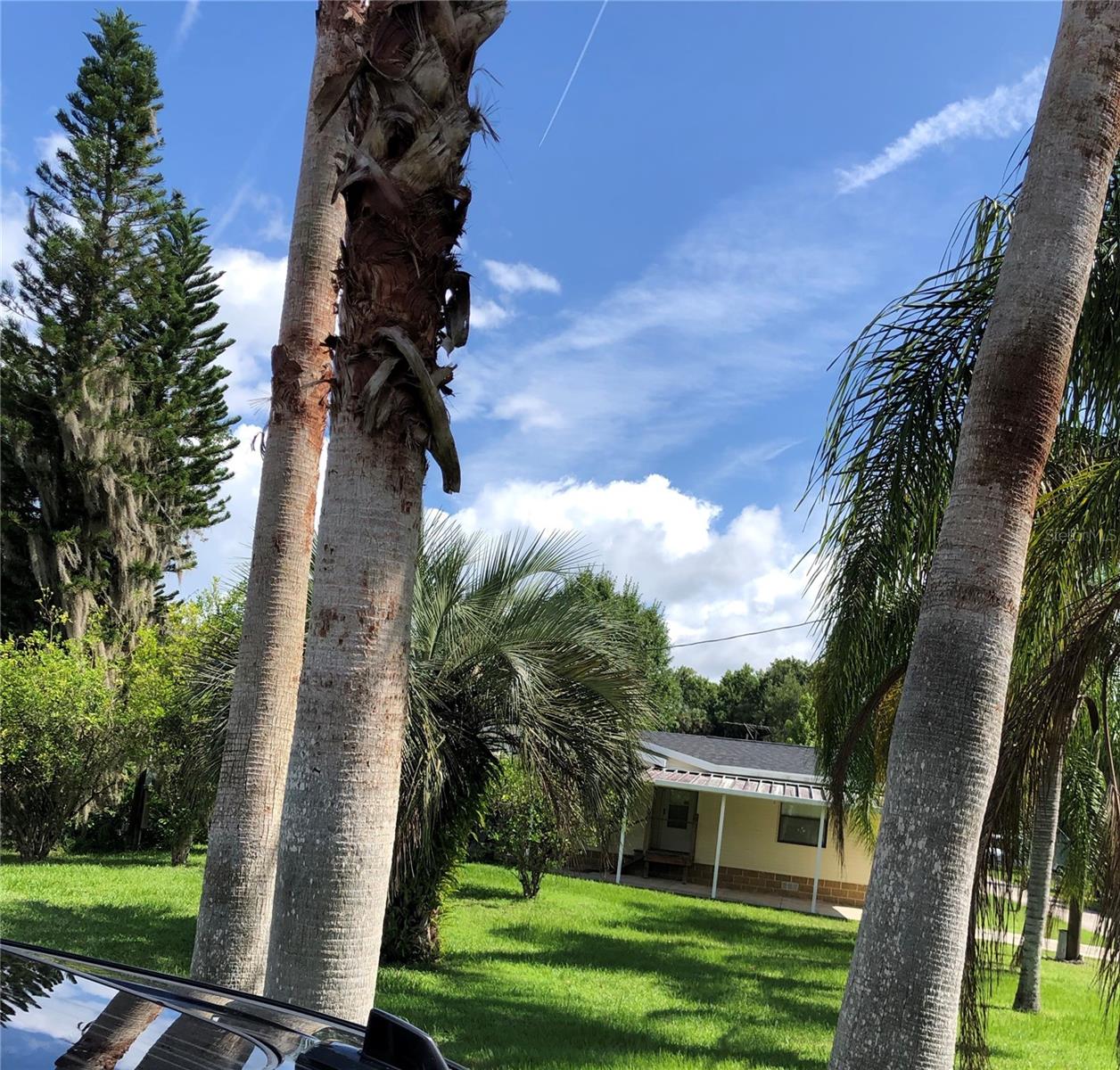 Neighboring home on other side of vacant lot