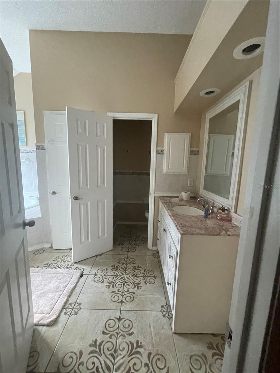 Owners Bath