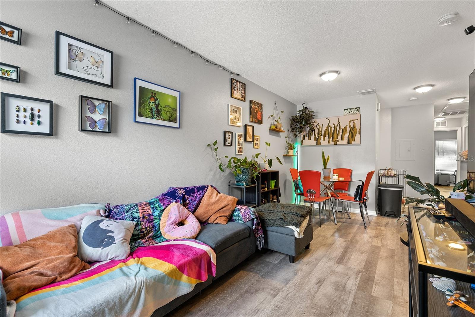 Unit B Living room