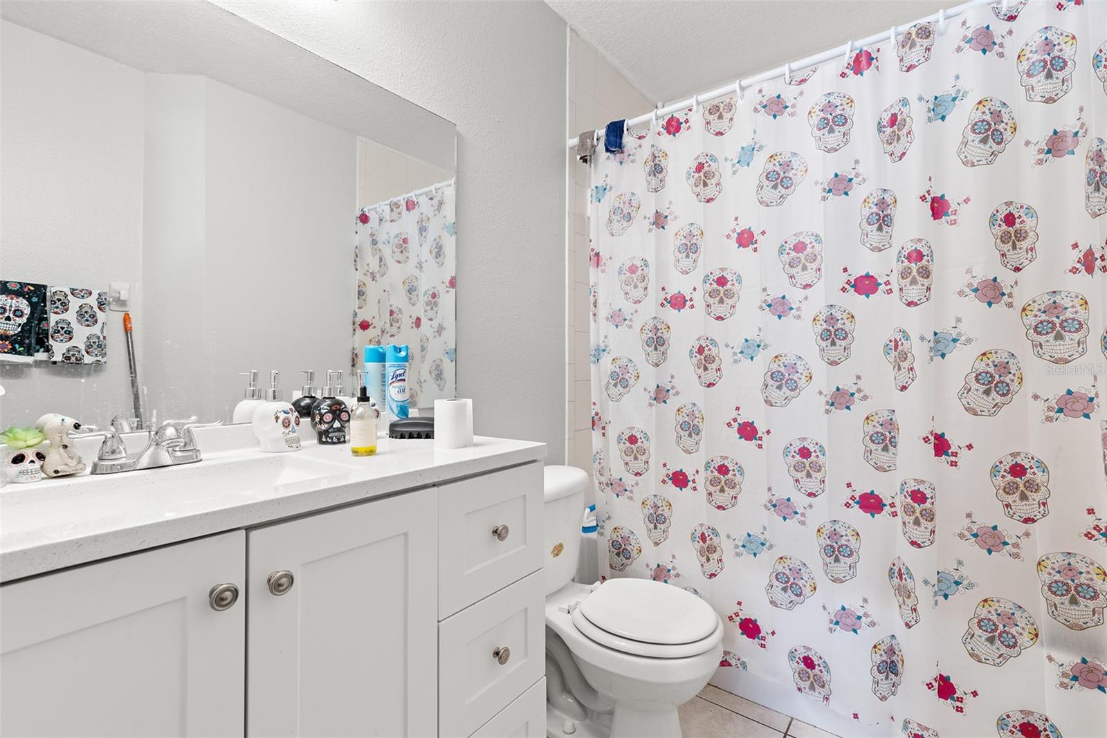 Unit B Maste Bathroom