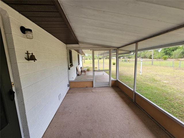 Screen room