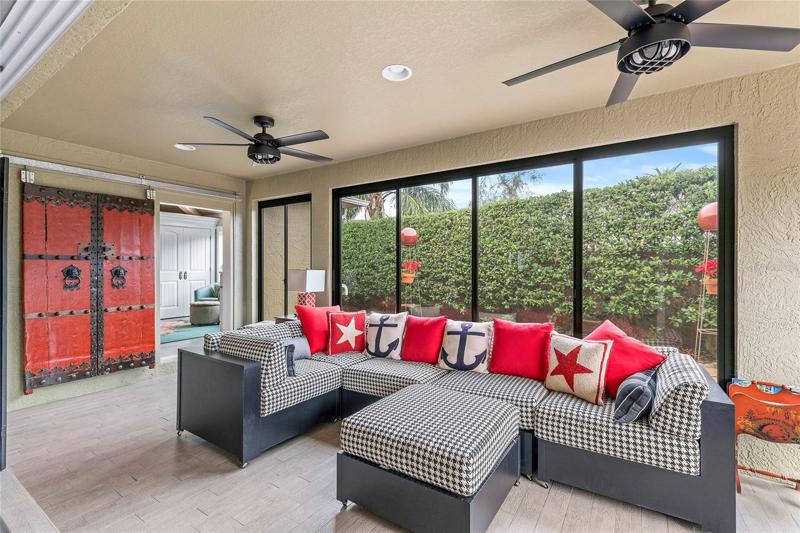 Lanai - Enclosed/ Temperature Controlled