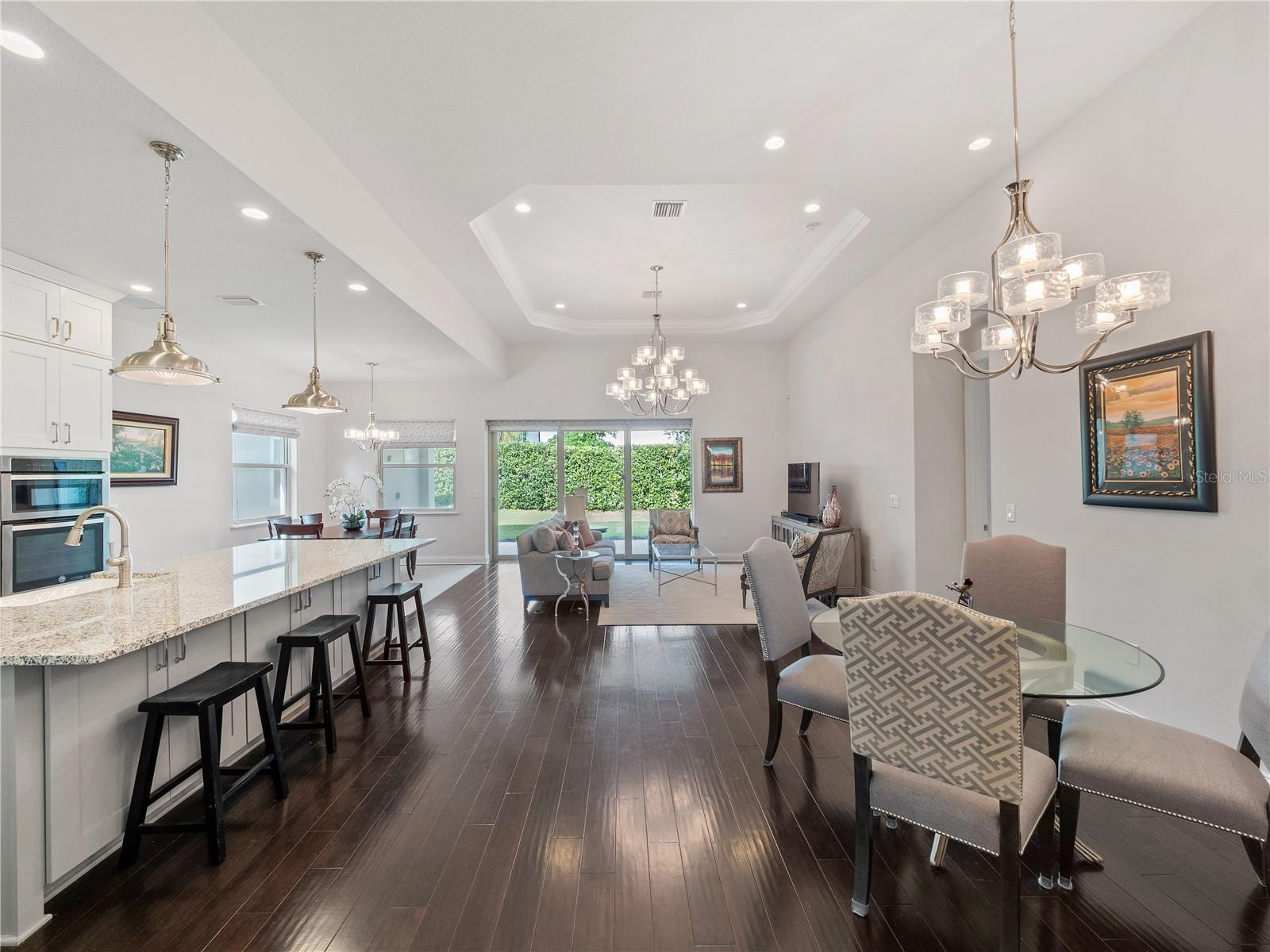 FAMILY ROOM OPEN CONCEPT 