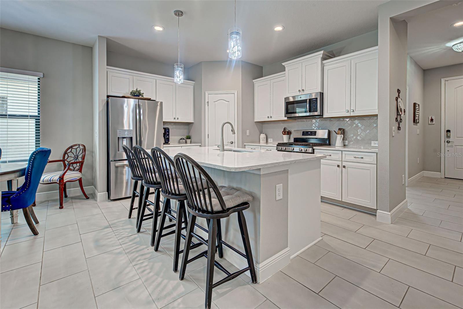 Keep the cook company at the roomy breakfast bar.