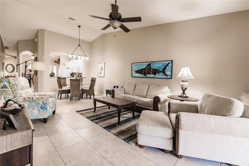 OPEN FLOOR PLAN