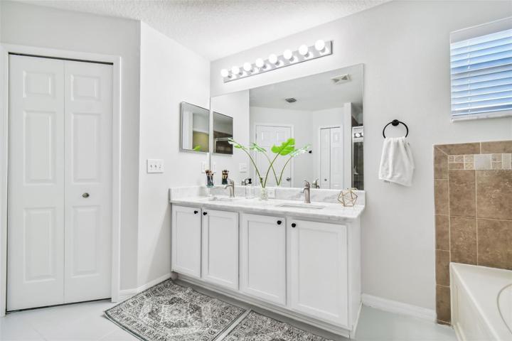 Dual sinks.