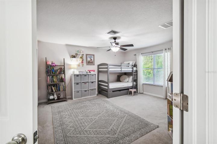 Second bedroom.