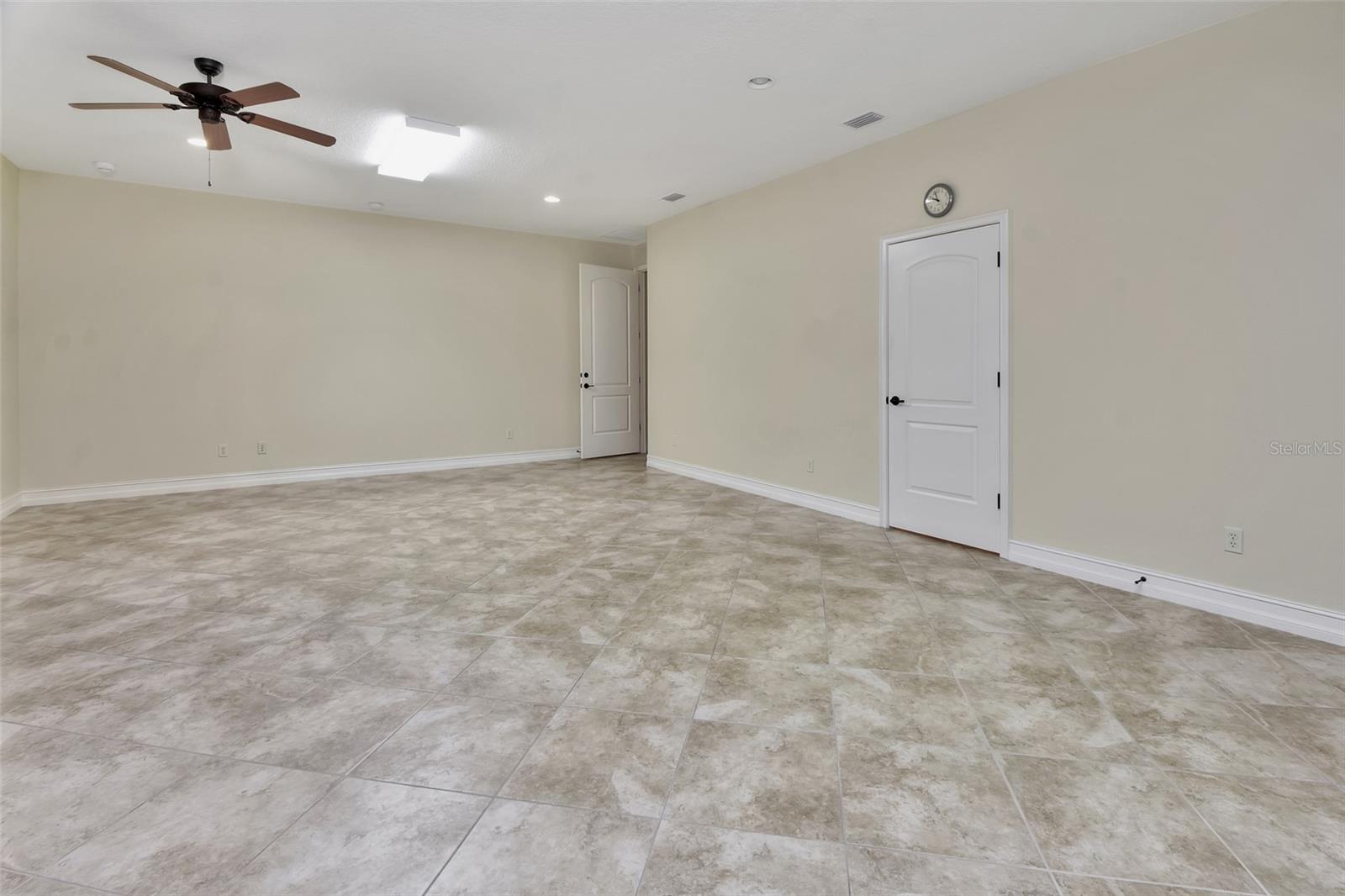 Office or Mother-in-Law space w/kitchenette &amp; full bath