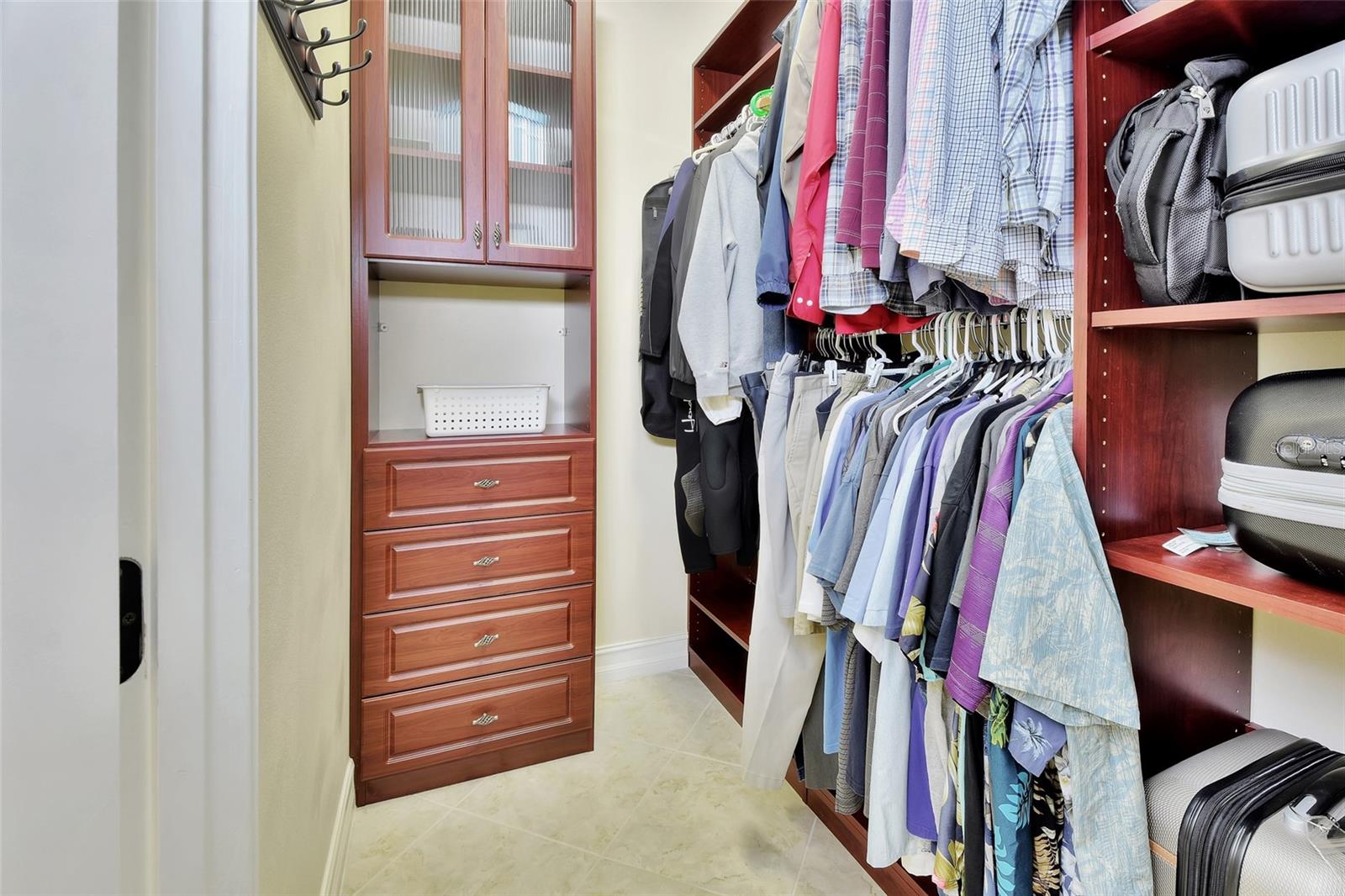 Master Bathroom Walk-in-Closet