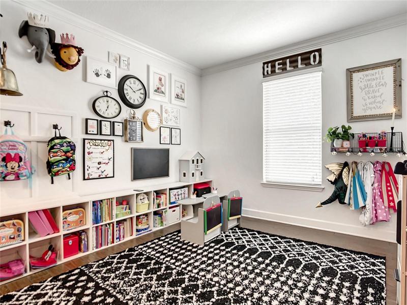 Dining Room - used as homeschool classroom