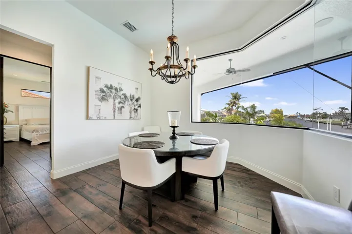 Dining Area - Aquarium Window