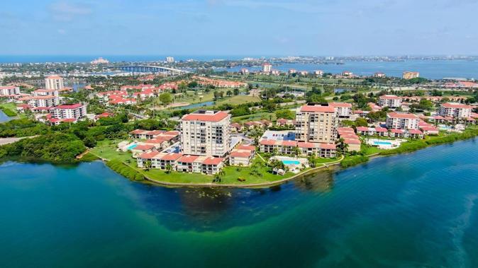 The Island in the Sun -Isla Del Sol