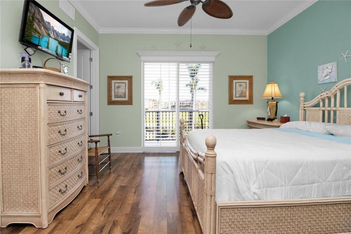 Enjoy your private Southwestern facing exterior balcony.