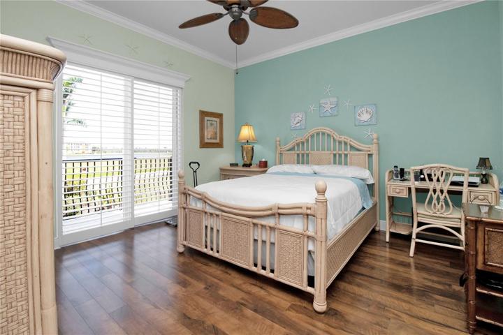 Spacious guest bedroom, complete with ensuite full bath with shower.