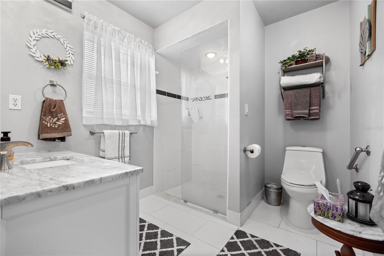 MASTER ENSUITE