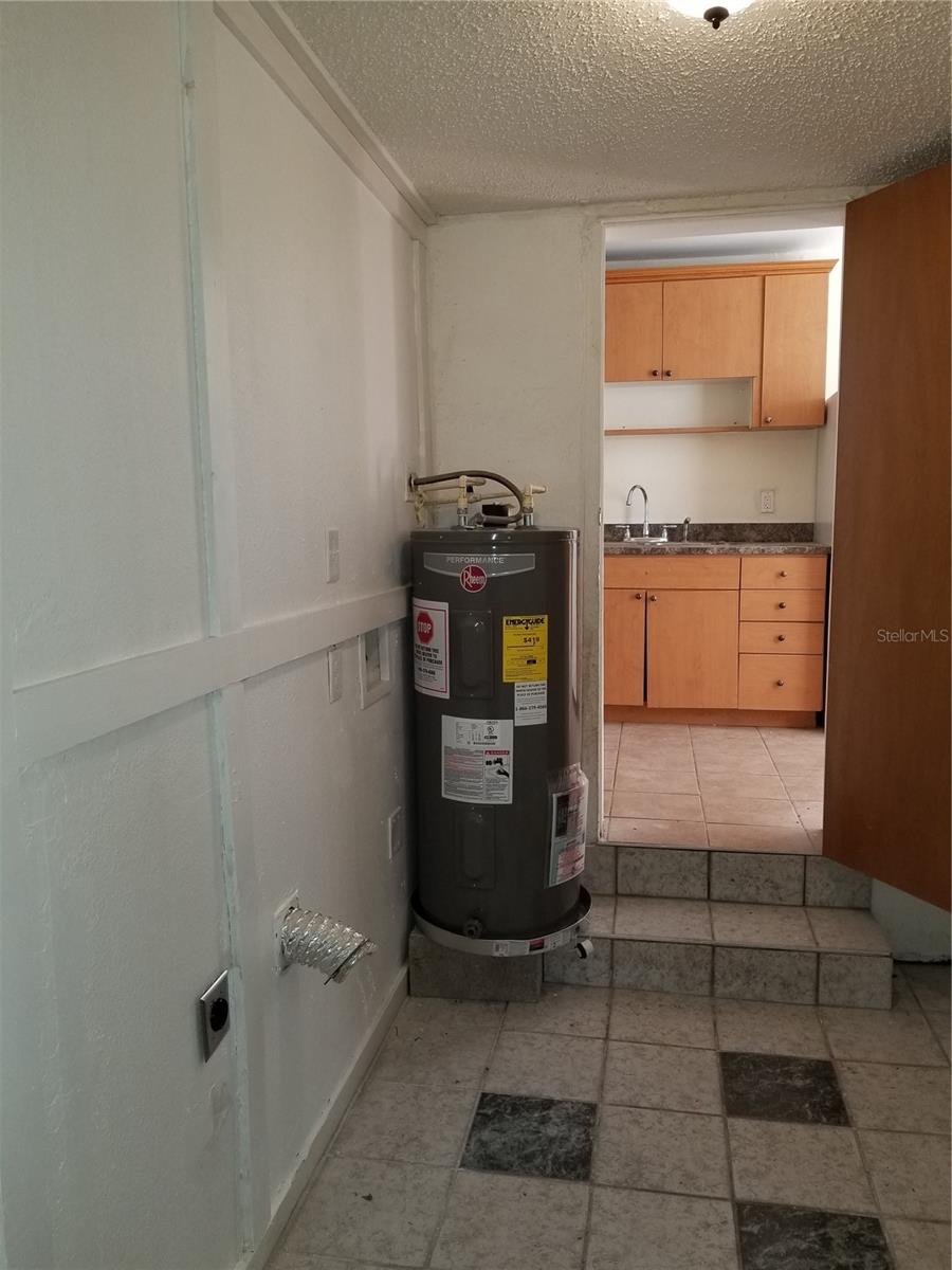 Utility-Laundry Room with full size WD Hookups