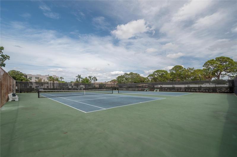 Tennis Courts at Magnolia Center