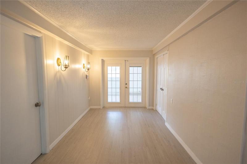Bonus room to the back porch
