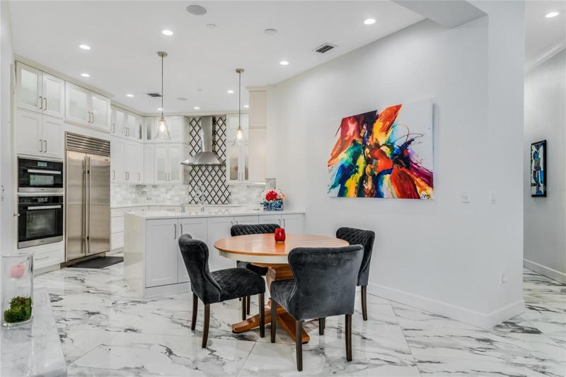 Eat in Kitchen area