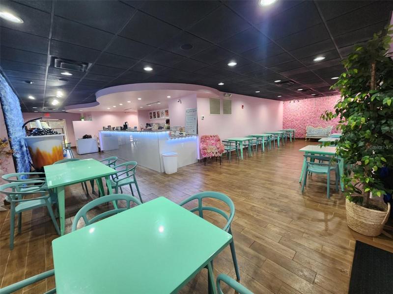 Dining-Bar Area