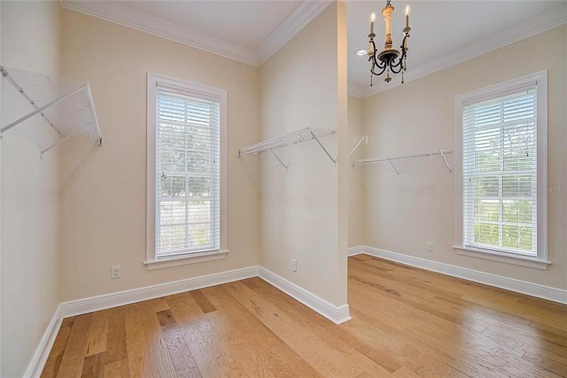 Double walk in closet