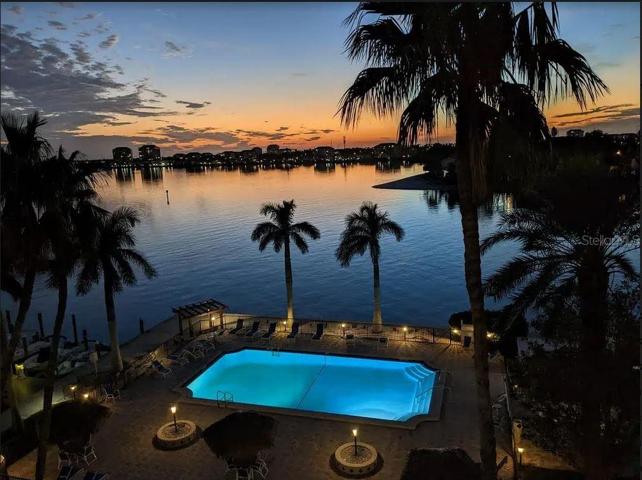 4 Heated pools