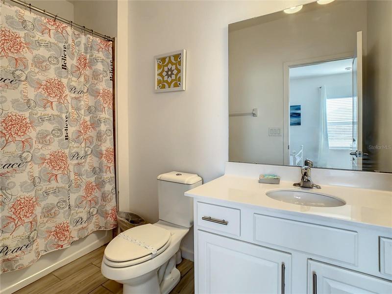 Bedroom 4 Junior Suite Bathroom