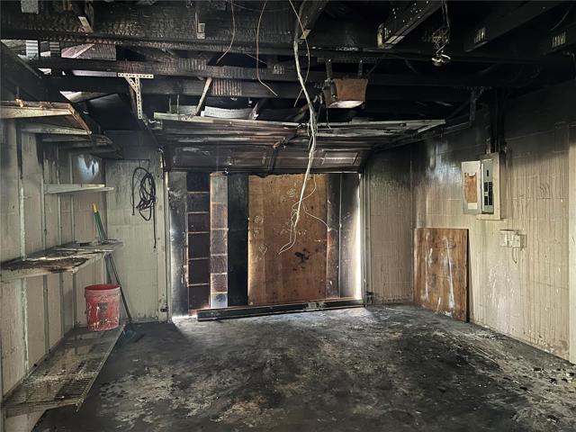 8101 Hixton Dr garage