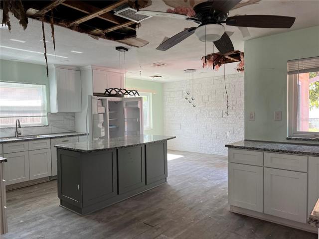 8101 Hixton Dr kitchen