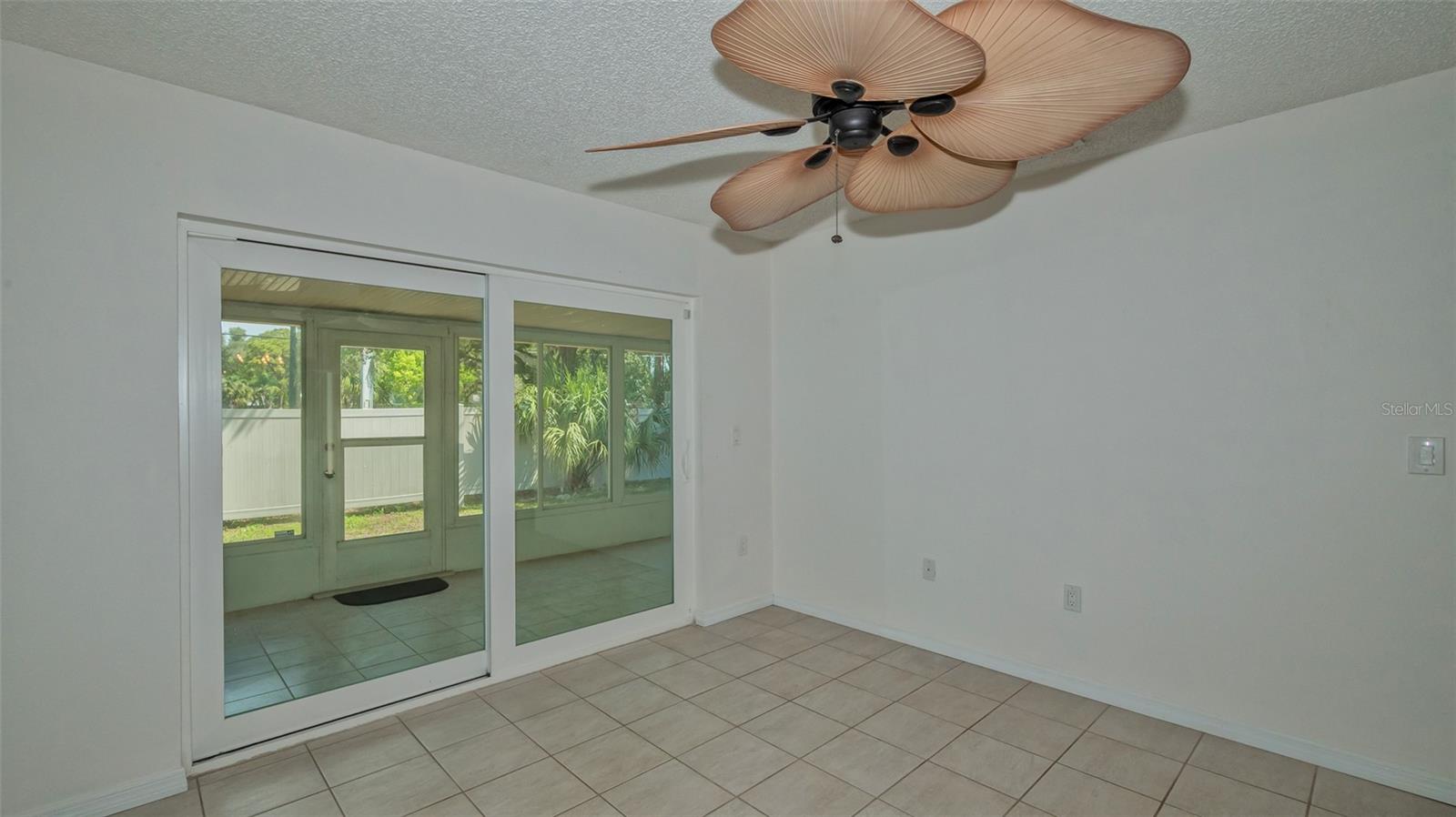 Living Room out to Lanai
