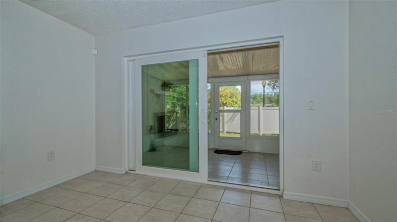 Living Room out to Lanai