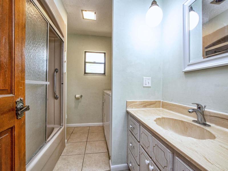 2nd Bath with laundry area.