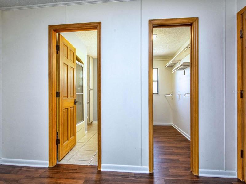Walk in closet