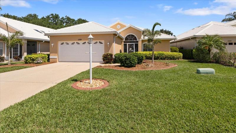 Great Curb appeal!