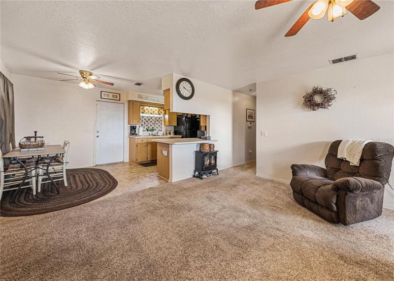 Living room/dining