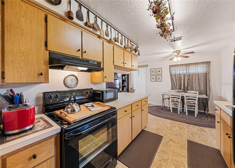 Kitchen /dining